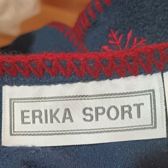 Embroidered Reindeer Sleigh Fleece Top M Blue Long Sleeve Shirt Red Trim - Picture 7 of 9